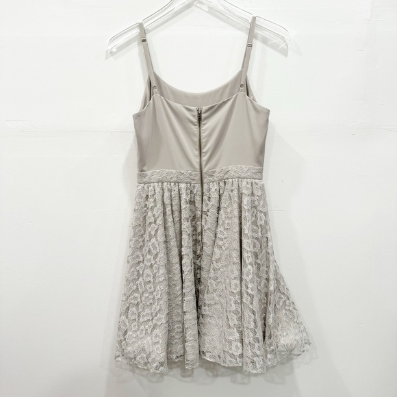 Alice And Olivia Silver Grey Babydoll Dress Spaghetti Strap Size 4 Metallic - Picture 2 of 7